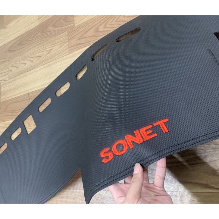 Sonet, Thảm taplo KIA SONET bằng nhung 3 lớp hoặc Da Cacbon