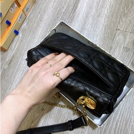 Túi D.i.O sai 20 da trần ô hàng đẹp có hộp