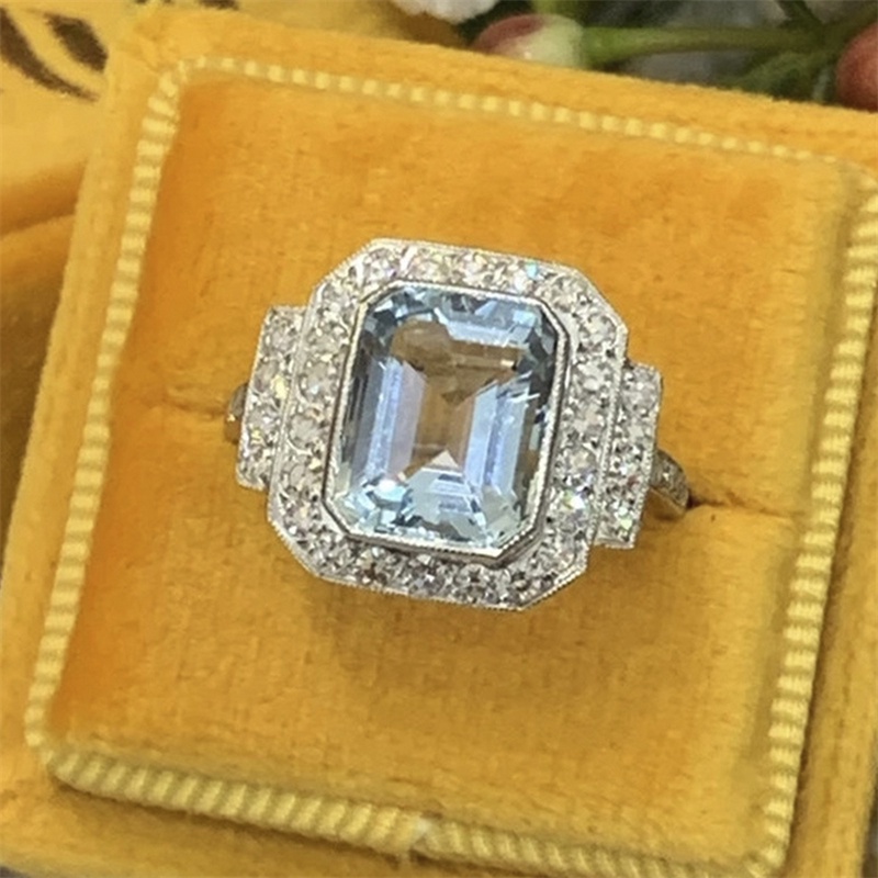 Nhẫn đính đá xanh da trời thời trang cho nữ