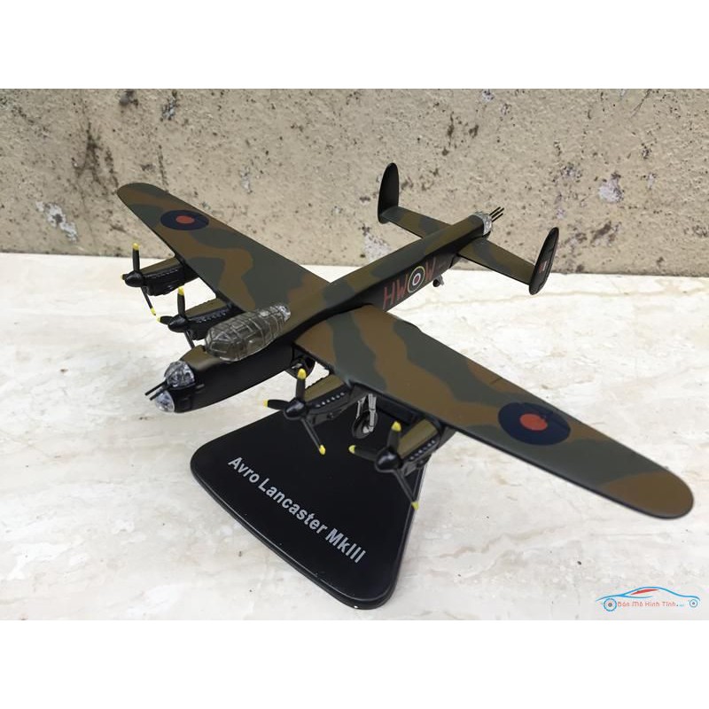 ​Mô hình Máy bay ném Bom Avro Lancaster MkIII tỷ lệ 1:144