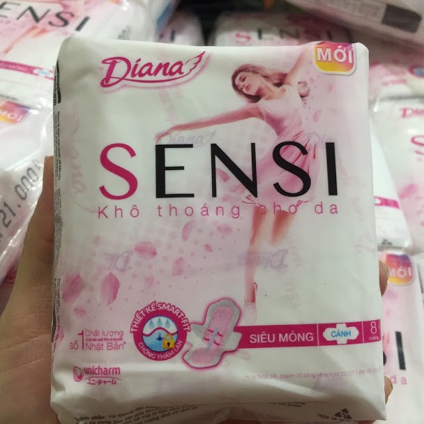 Băng vệ sinh Diana Sensi Siêu Mỏng Cánh 8 miếng