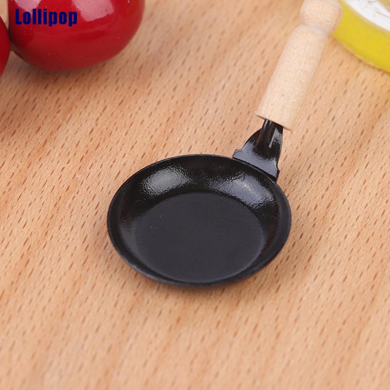 Chảo thiếc/ Chảo mini có tay cầm bằng gỗ tiện dụng cho nhà búp bê