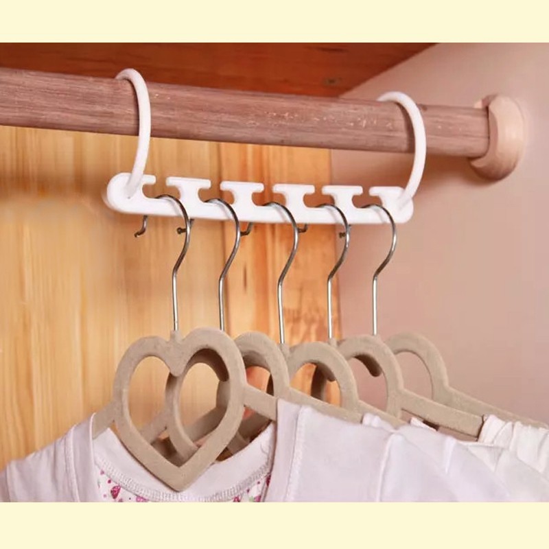 Móc treo đồ Walfos bằng nhựa có 2 màu tiết kiệm không gian