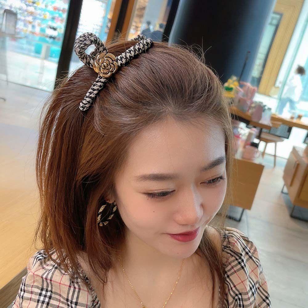 Kẹp Tóc Đính Hoa Hồng Lông Xù 15H Thời Trang Cho Nữ