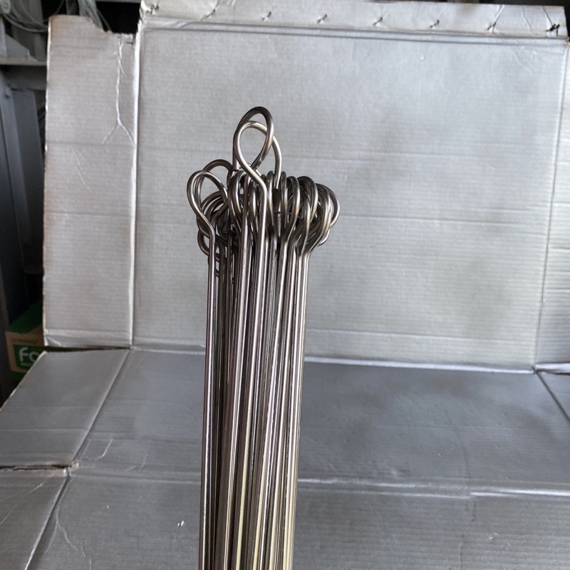 Que xiên nướng thịt dài 60cm bằng inox không rỉ (chất lượng)