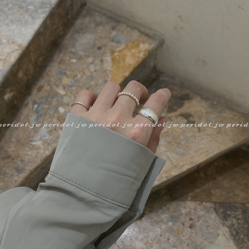 Nhẫn bạc thiết kế. Có sẵn một số size