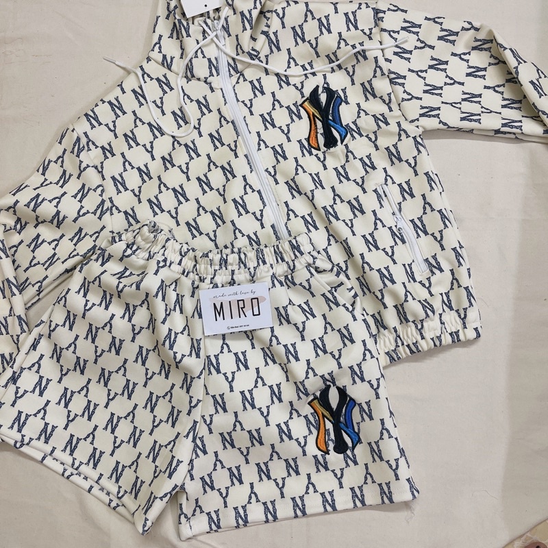 Bộ áo quần mũ khoá thêu nổi set áo quần đi chơi sang chảnh siêu xinh