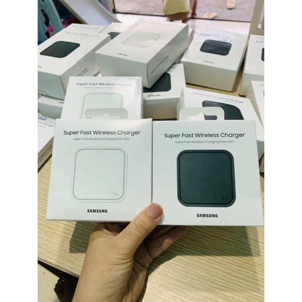 Đế Sạc Không Dây Samsung Chính Hãng. Mã P2400 Sạc Nhanh Không Dây S22 Ultra  S22+ S22 / Cùng Nhiều Thiết Bị Khác