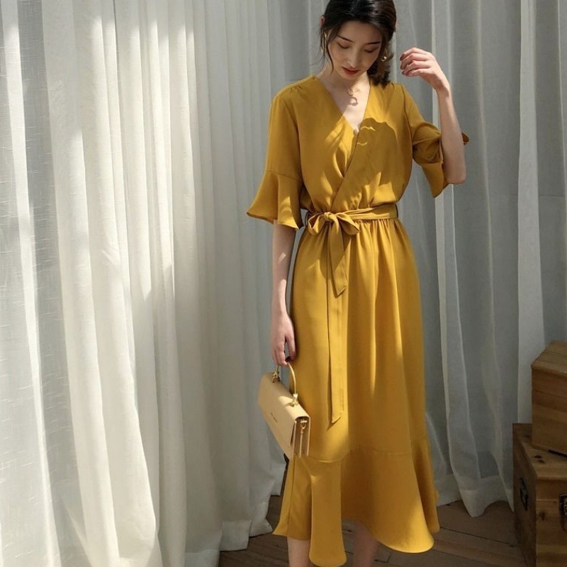 👗Ready Stock👗Spring and Summer Women V-neck Dress French Temperament Middle Waist Ruffled Skirt | BigBuy360 - bigbuy360.vn