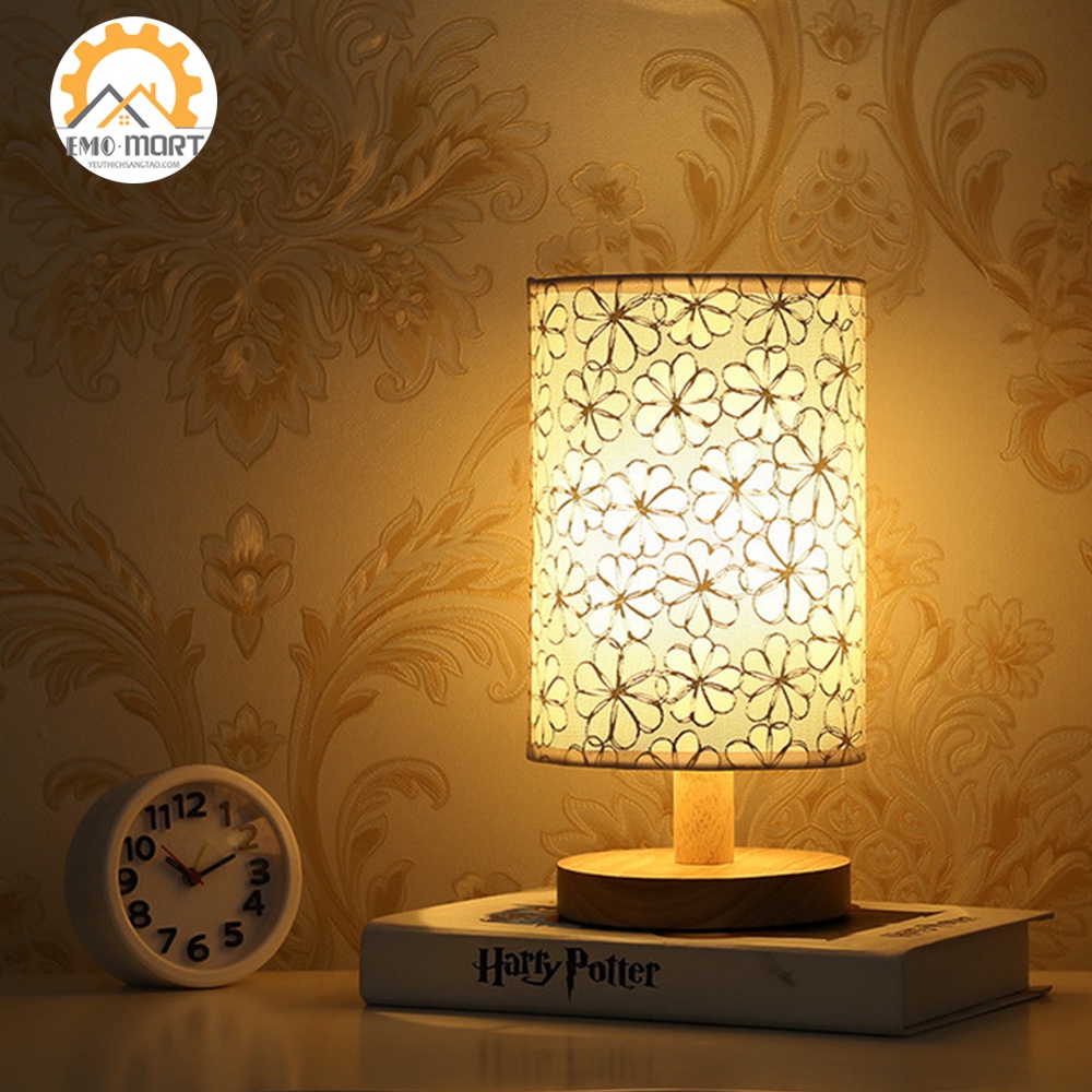 ⚡️𝗕𝗛 𝟭𝟮 𝗧𝗛𝗔́𝗡𝗚⚡️Đèn Ngủ⚡Đế gỗ thông sang trọng, chụp đèn vải cao cấp, Ánh sáng dịu mát bảo vệ mắt