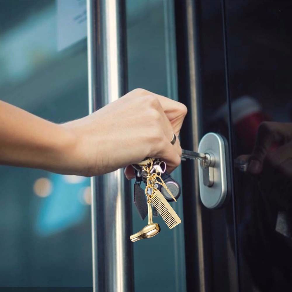 Móc khóa mô phỏng máy sấy tóc/lược/kéo tiệm cắt tóc tạo kiểu nhiều màu sắc trang trí nội thất xe hơi dùng làm quà tặng