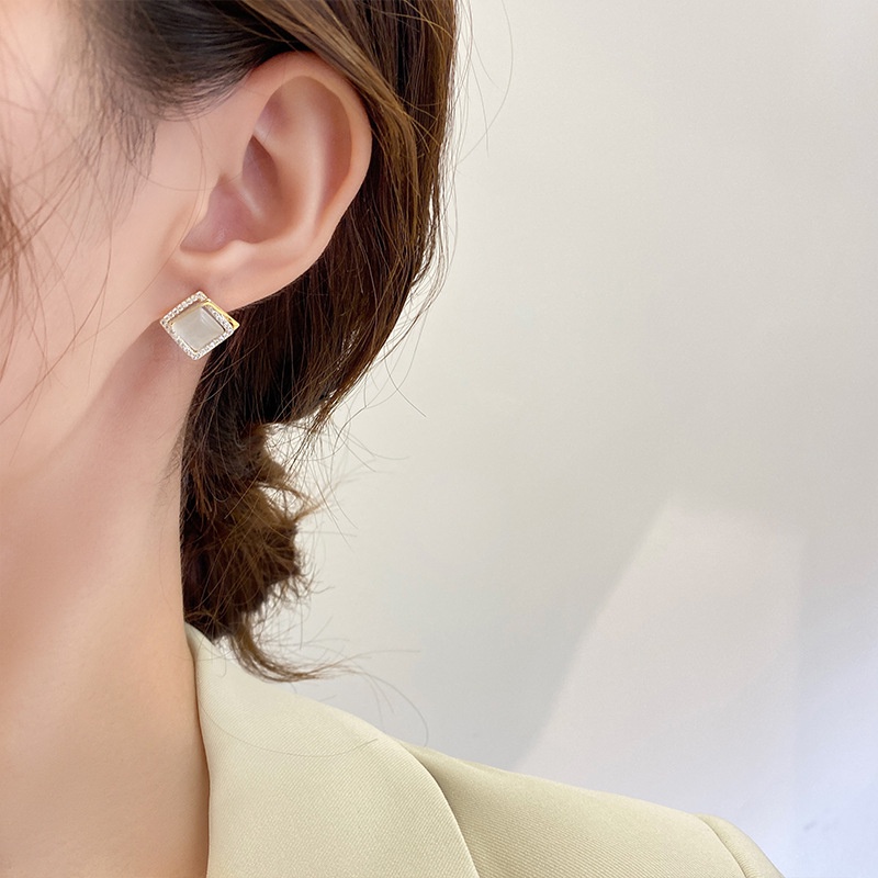 Hoa tai rhinestone vuông hình học đơn giản Hàn Quốc