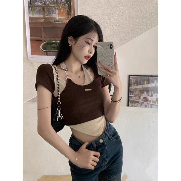 Áo Croptop Thiết Kế Lệch Tà Phối Dây Xích Cá Tính Cho Nữ