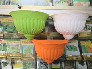 Chậu nhựa ốp tường