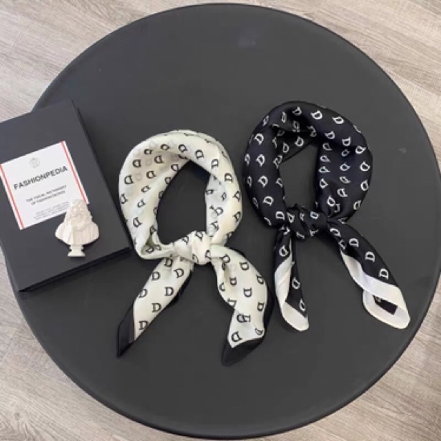 Khăn turban lụa vuông choàng cổ ( có thể quấn thành áo) size 70cm