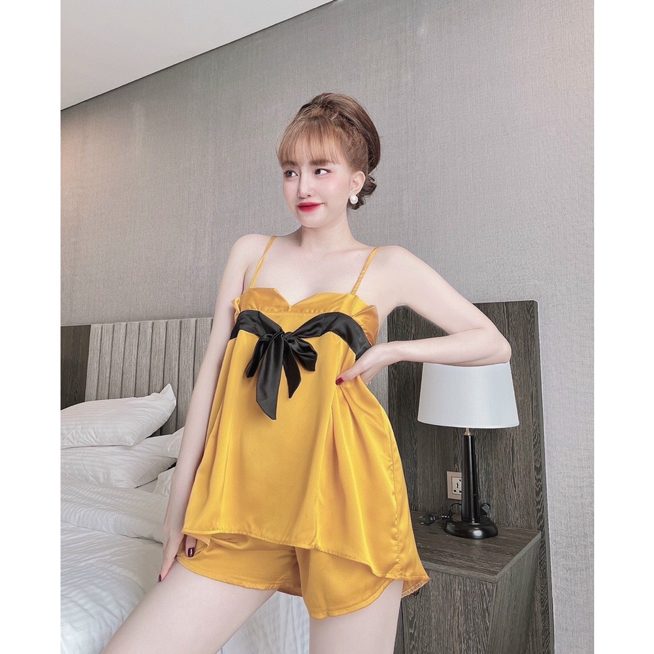 Đồ bộ mặc nhà dễ thương  bộ ngủ lụa 2 dây quần đùi chất liệu mềm mượt thoáng mát.
