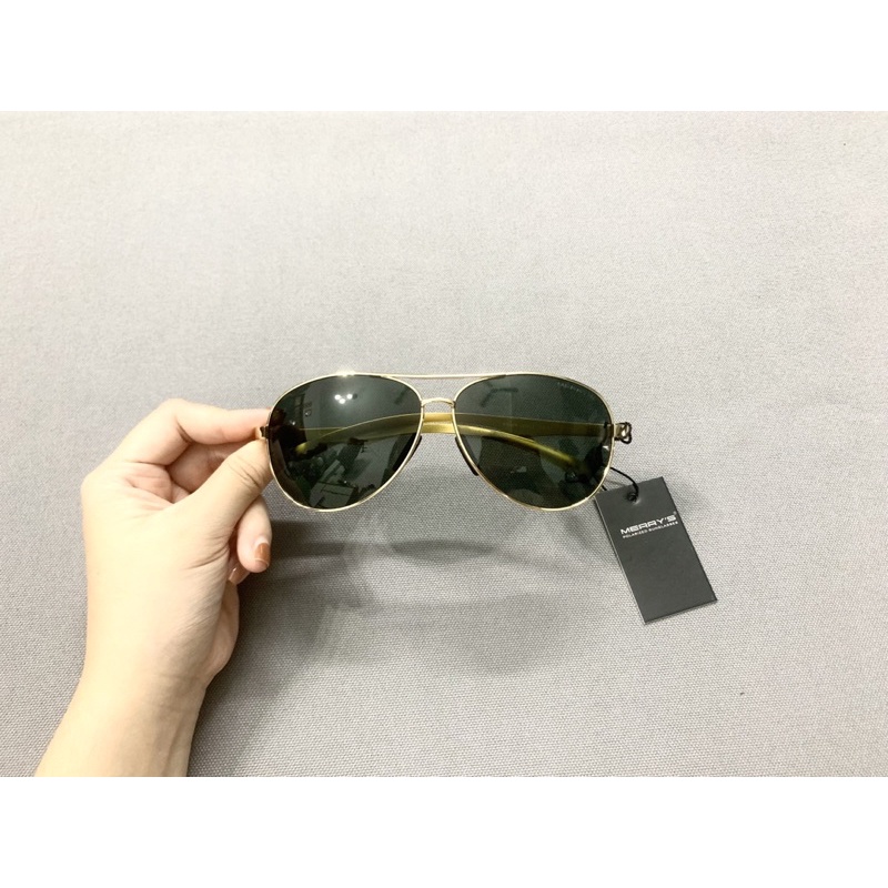 Kính Merry's phân cực lỗi nhẹ giảm còn 450k full box có mail mua hàng của web chính hãng - hàng Auth