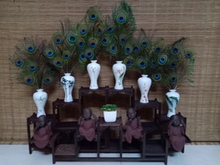 Bình hoa lông công tài lộc