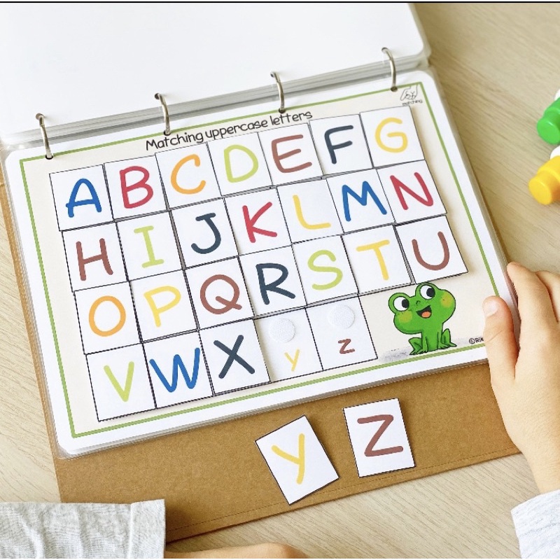 học liệu bóc dán Montessori : “SUMMER BUSY BOOK - MÙA HÈ”.