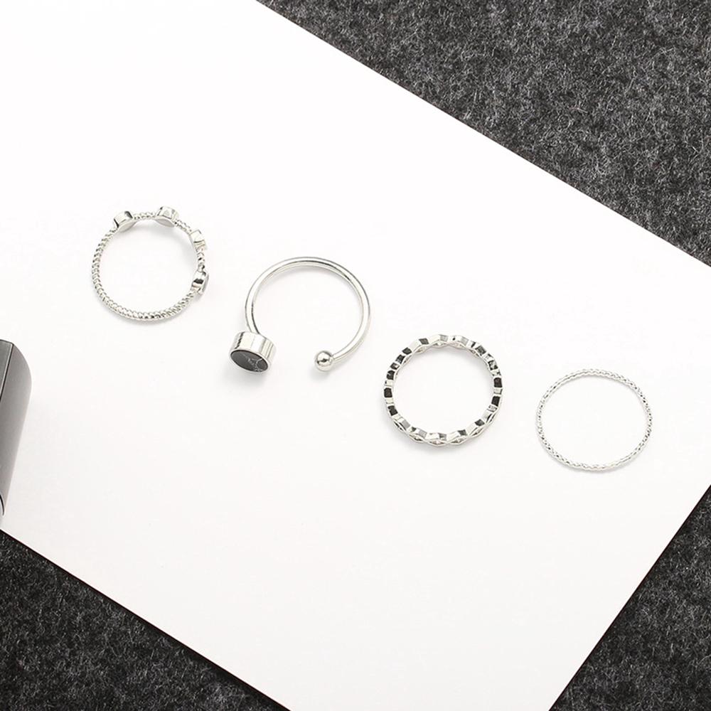 4 nhẫn thiết kế thời trang cá tính cho nữ