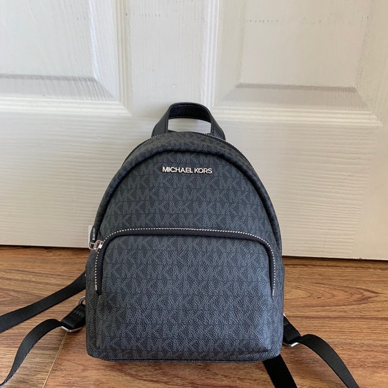 Balo Michael Kors ERIN mini sẵn các màu đeo được nhiều kiểu