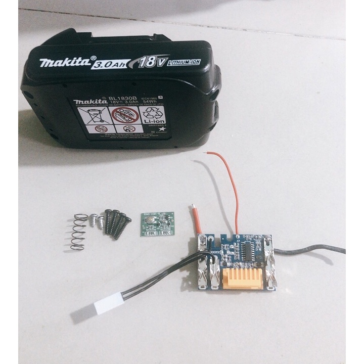 Vỏ  mạch makita 5cell 18v 3A.mạch nhận sạc zin có leb báo pin