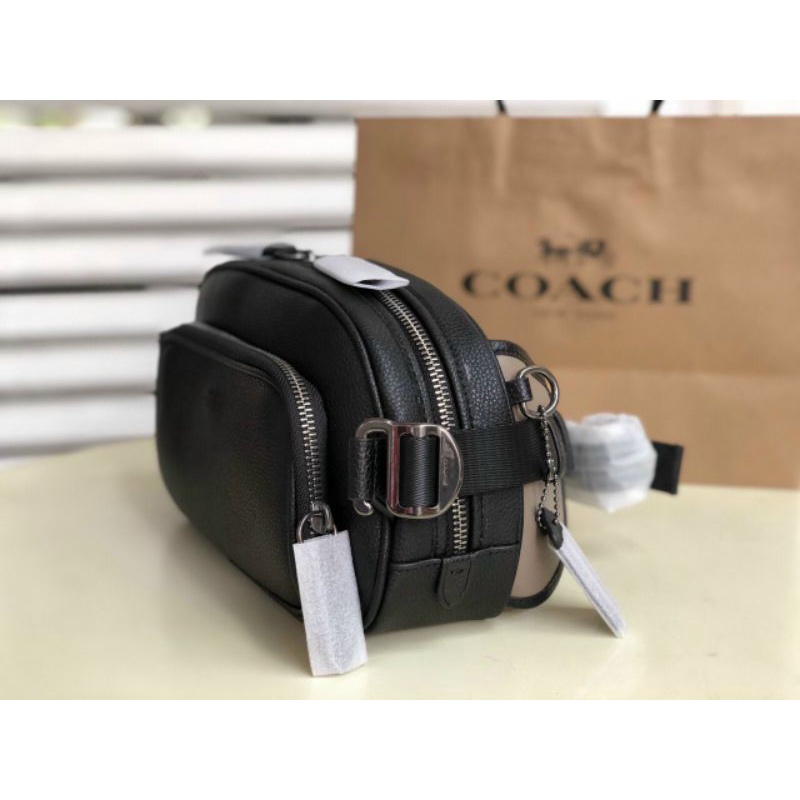 Túi Coach Hitch Betl