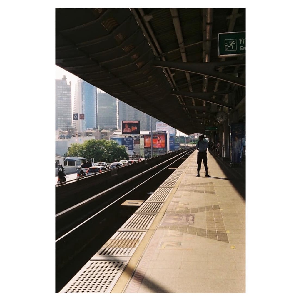 Máy film half frame Canon Demi EE17