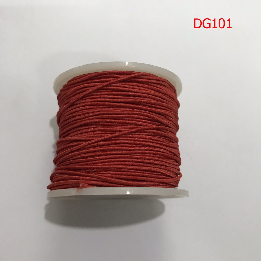 Dây gân xỏ hạt gỗ.