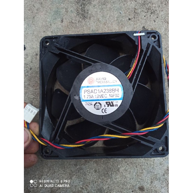 Quạt server 12v vuông 12cm dày 3.8cm rất mạnh ăn dòng cao trên 2A