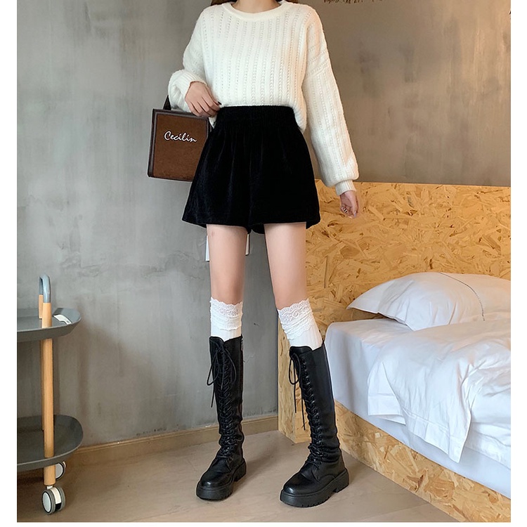 Quần Sooc Nữ Nỉ Nhung Tăm Sang Chảnh Lưng Cao Cạp Chun Co Giãn Hai Màu Trắng Đen Quần Đùi Nữ Mặc Nhà Phong Cách Hàn Quốc