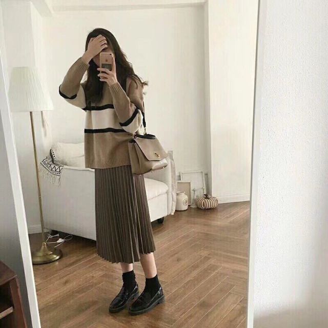 Chân váy xếp ly dáng dài