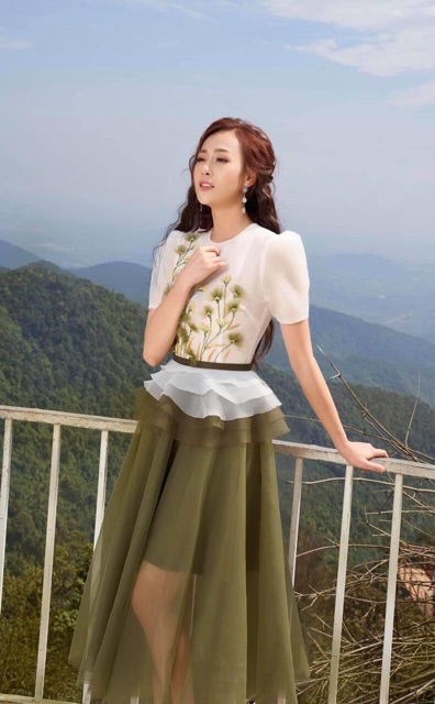 Ảnh và video thật 10000% ! Đầm xoè phối hoa