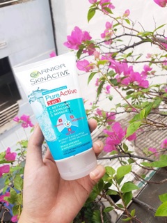 Sữa rửa mặt Garnier 3 in 1