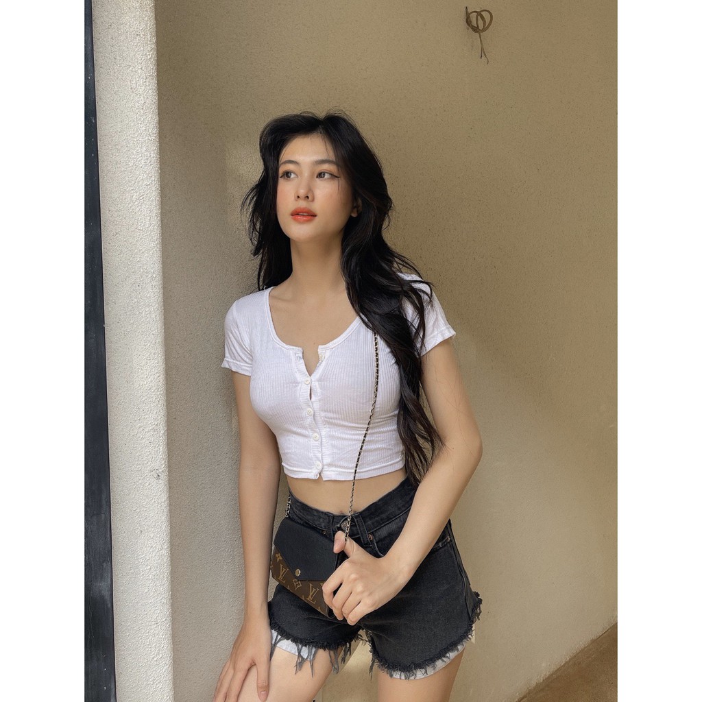 Áo croptop nữ tay ngắn HHVINTAGE kiểu nút thêu thun co giãn Top A108