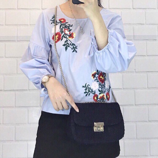 Áo Thêu hoa linen tưng dẽo Tay Bồng. Hình cận vải shop chụp thật