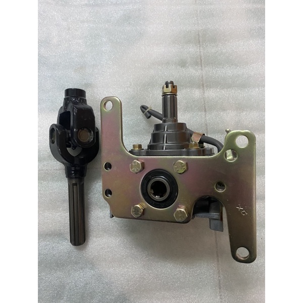 Hộp số đảo chiều tiến lùi và 1 khớp các đăng  dùng cho máy 100cc,110cc,125cc.cốt vào máy 6 răng 17mm,trục ra 19mm