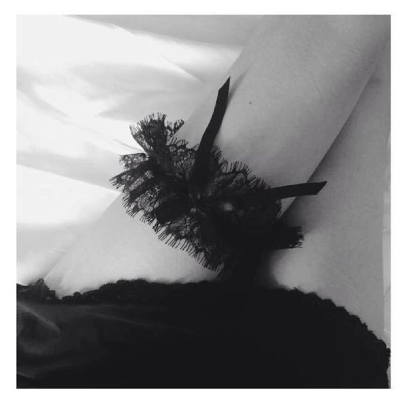 Vòng ren đùi cô dâu phong cách châu âu. Vòng đùi đẹp có thể biến tấu thành vòng cổ chocker