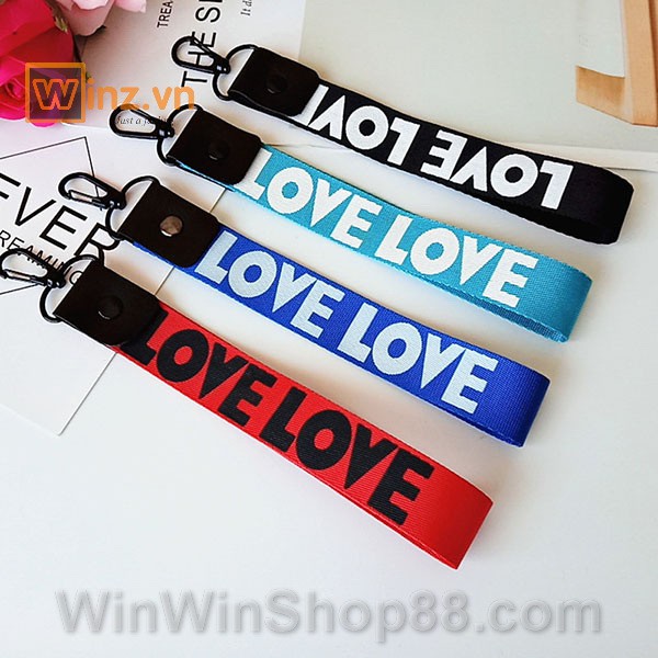 Combo 2 Móc khóa Strap dây vải chữ LOVE - Do_luu_niem