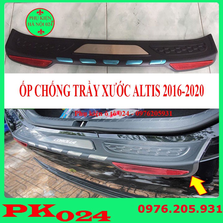 Ốp chống trầy cốp ngoài nhựa đen Altis 2016-2020 Mẫu Phản Quang hàng loại 1 dán cốp sau chống xước trang trí xe