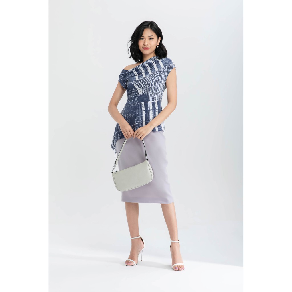 [NHẬP WABRTL5 GIẢM 10% TỐI ĐA 50K ĐH 250K ]Áo lệch vai họa tiết nữ IVY moda MS 16M6308