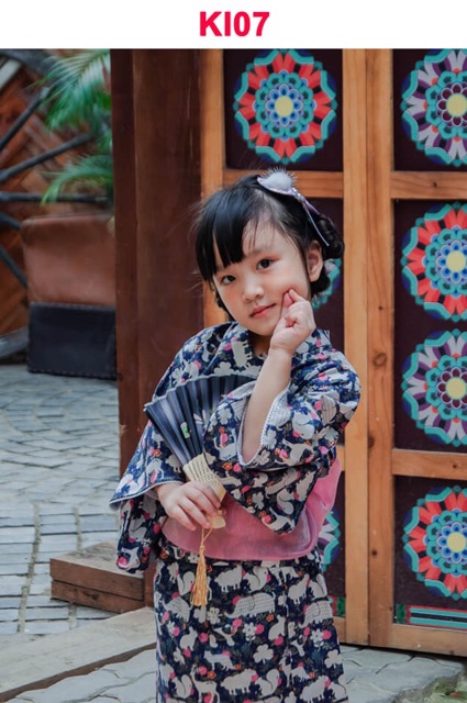 Kimono cách tân cho bé