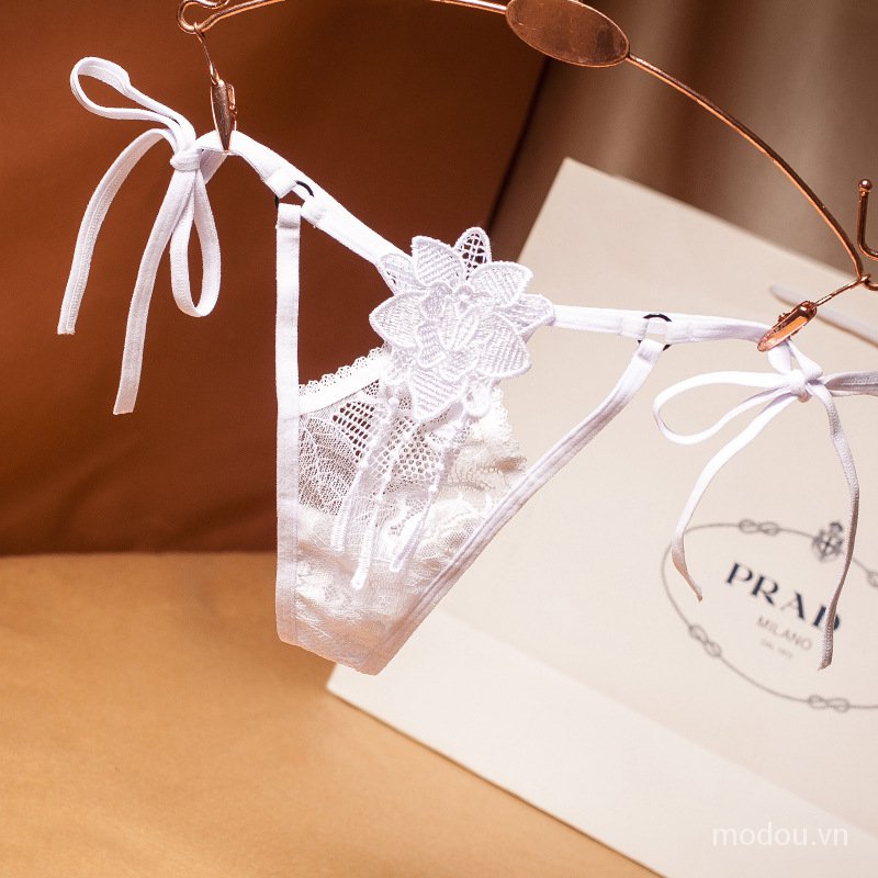 Quần lót lọt khe phối ren hoa quyến rũ cho nữ