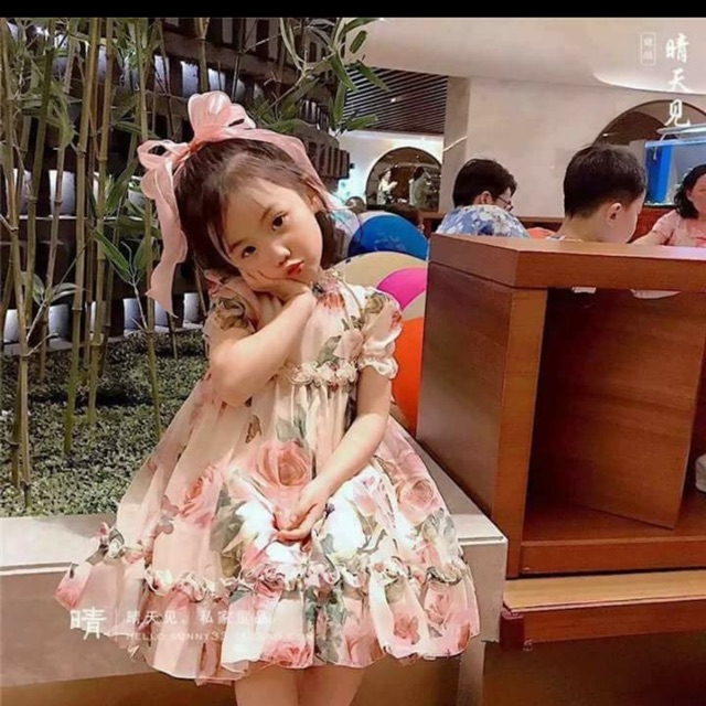 Váy hoa hồng