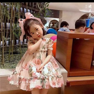 Váy hoa hồng
