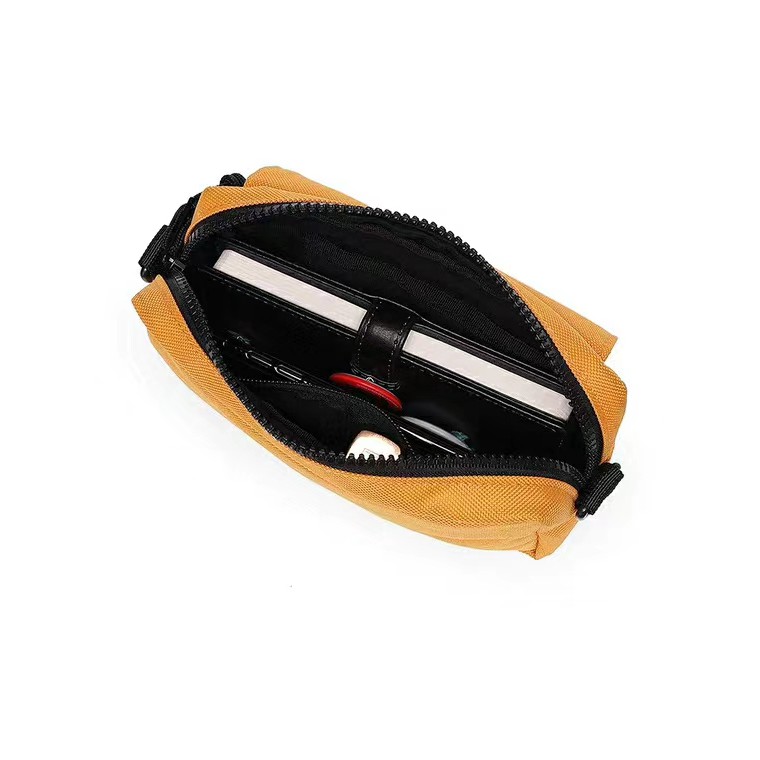 Shoulder bags for men and women