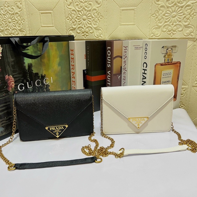 TÚI PRADA NẮP V