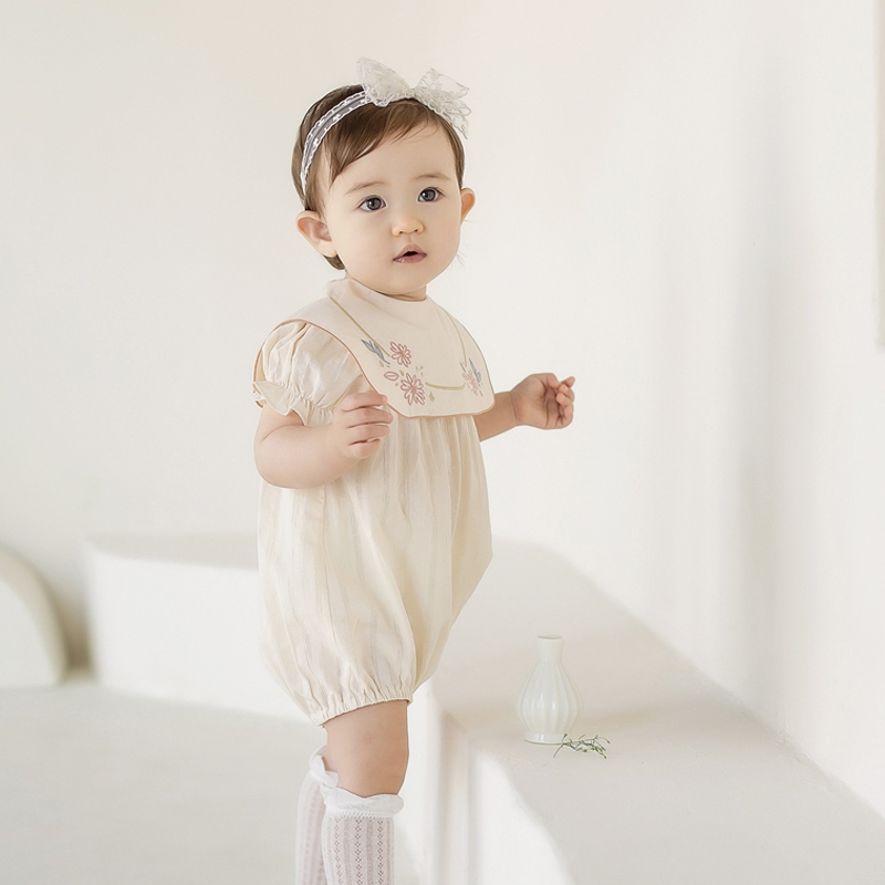 Áo liền quần tay ngắn thêu hình cho bé gái sơ sinh