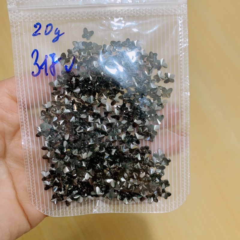 Đá khối chân nhọn đen mix hình (set 100 viên) - LanChiNail