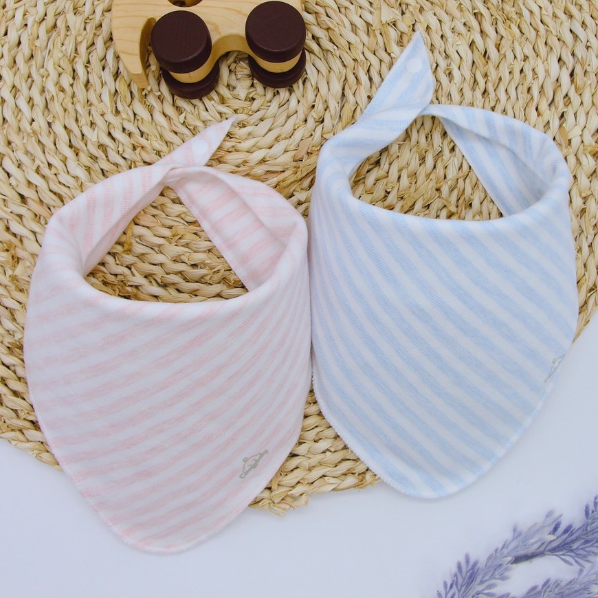 SET 2 YẾM TAM GIÁC COTTON MUSLIN GIỮ ẤM CỔ COMFYBABY (katydang)